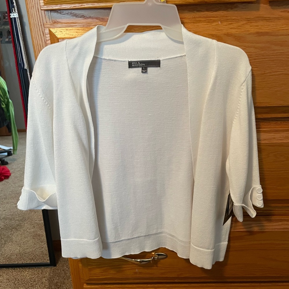 Womens, white, shirt sleeve cardigan. Size large. Tags on